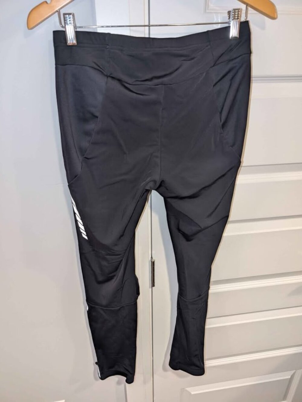 MEC Cold-Weather Performance Leggings with Zippered Ankle Cuffs & Reflective